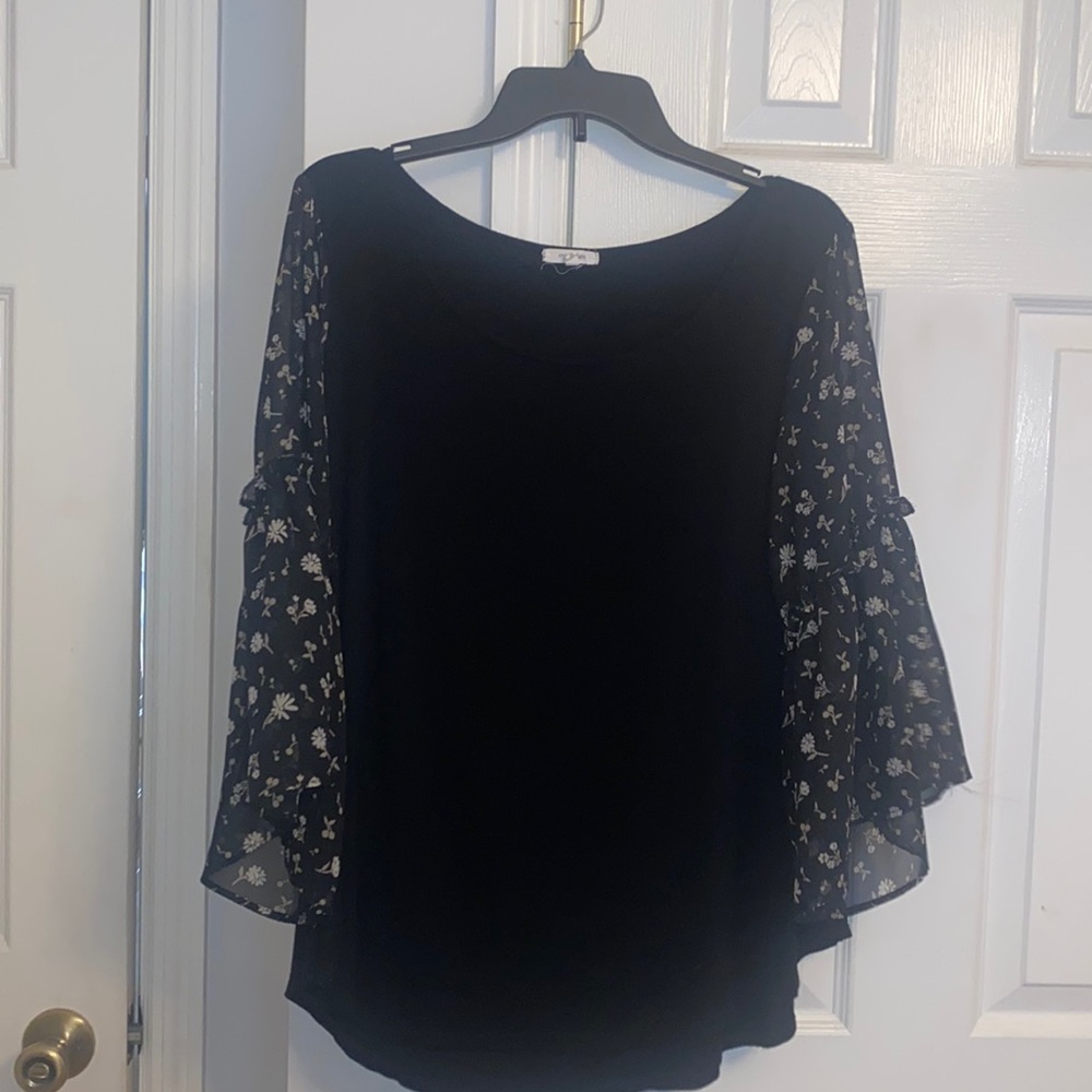 Maurice’s top